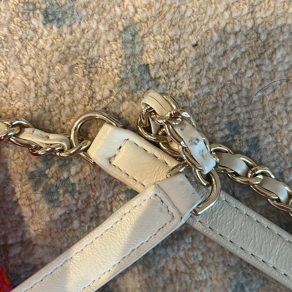 Tory Burch Designer Marion Small Quilted Leather Shoulder Bag - white and gold - Picture 3 of 7